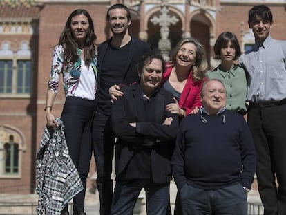 El director Agustí Villaronga, amb Isona Passola (productora), Fernando Esteso i els personatges centrals d''Incerta glòria'.