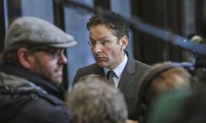 El presidente del Eurogrupo, el holandés Jeroen Dijsselbloem, a su llegada a una reunión de ministros de Economía y Finanzas de la zona del euro (Eurogrupo) que se celebra hoy en Bruselas (Bélgica).