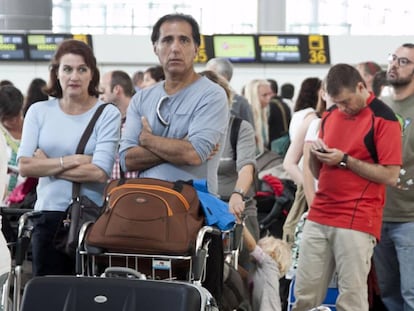 Pasajeros en el aeropuerto de Alicante.