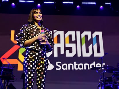 La cantante Aitana inaugura LOS40 Básico Santander, este jueves, en el Teatro Eslava de Madrid.