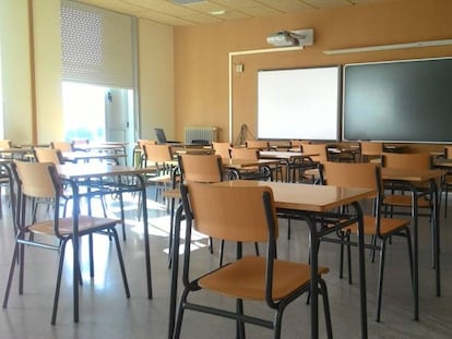 Aula del IES de Brión, hoy, a la una de la tarde.