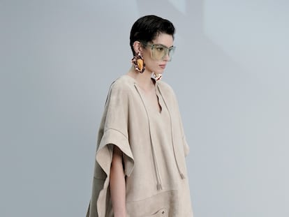 Acne reinventa las túnicas y las convierte en el próximo básico ‘cool’