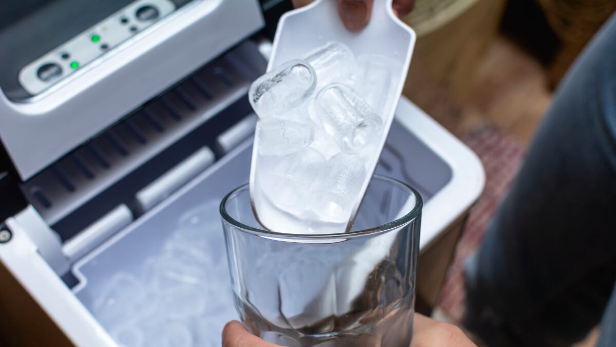 Que nunca te falte hielo en casa: con esta máquina lo tendrás listo en solo 6 minutos.