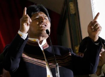 El presidente de Bolivia, Evo Morales, durante su discurso en el balcón del palacio presidencial de La Paz.