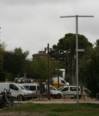 Dispositivos del sistema de localización de aparcamiento, en la fase de pruebas, en el campus de la Universidad Politécnica de Cataluña