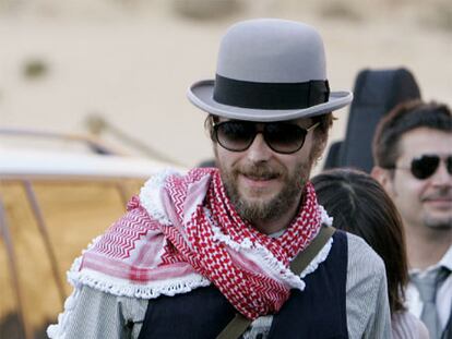 El cantante italiano Jovanotti ha llegado hoy a Petra para participar en un concierto homenaje a Pavarotti que además servirá para recaudar fondos con los que ACNUR y el Programa de Alimentos de la ONU seguirán financiado sus actividades en Afganistán