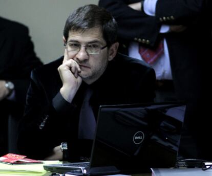 El exapoderado de Madres de Plaza de Mayo, Sergio Schoklender, durante su comparecencia ante el Parlamento argentino.