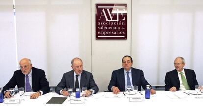 El presidente de la Asociación Valenciana de Empresarios, Vicente Boluda, junto al presidente de Bankia, Rodrigo Rato, el presidente de Mercadona, Juan Roig, y el vicepresidente de Bankia, Francisco Pons.