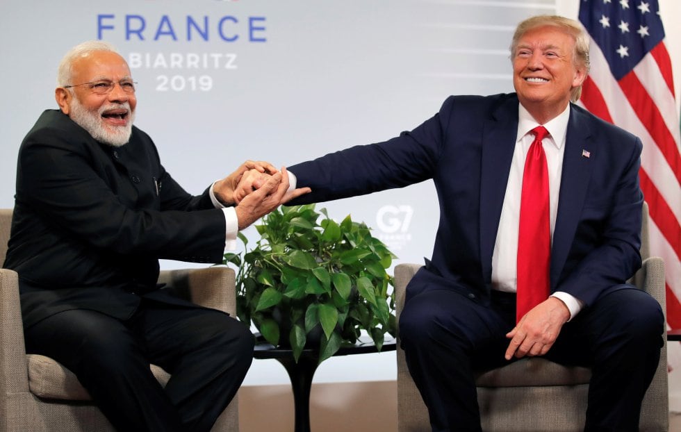 El entonces presidente estadounidense, Donald Trump, se reúne con el primer ministro indio, Narendra Modi, en 2019, en Biarritz (Francia).