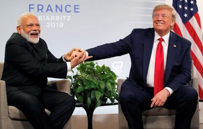 El presidente estadounidense Donald Trump se reúne con el primer ministro indio Narendra Modi, el 26 de agosto de 2019, en Biarritz.