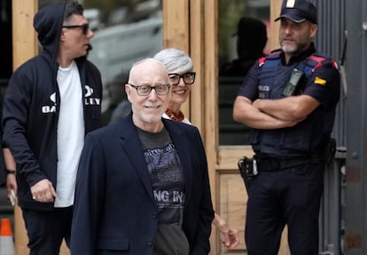 Josep Maria Mainat, a su llegada al juicio acompañado por su abogada, Olga Tubau.