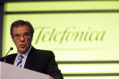 Junta General ordinaria de accionistas de Telefónica, en junio de 2006. Intervención del presidente, César Alierta.