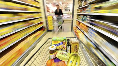 Un carrito de la compra en un supermercado. EFE/Archivo