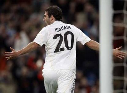 Higuaín celebra el único gol del partido.