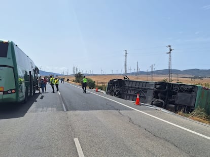Lugar del accidente de tráfico en la N-340 a su paso por Tarifa (Cádiz).