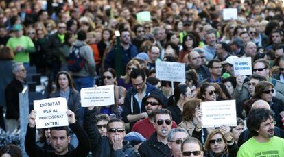 La manifestación de interinos ha recorrido el centro de Valencia.