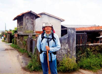 El escritor Hape Kerkeling en plena ruta jacobea, imagen extraída de su libro 'Bueno, me largo'