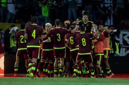 Venezuela celebra el gol ante Argentina en Mérida.