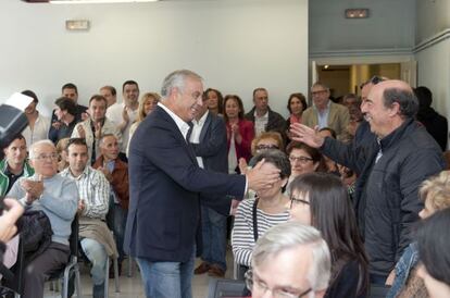 Pachi V&aacute;zquez saluda a los asistentes al acto.