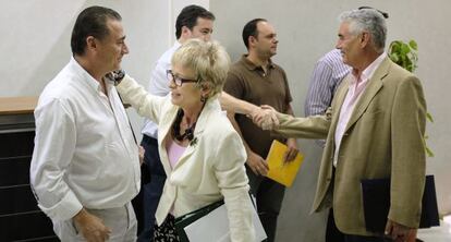 Elena Víboras saluda a los representantes del sector.