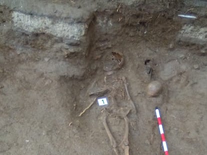 Esqueleto en posición anómala hallado en Filgueira (Crecente).