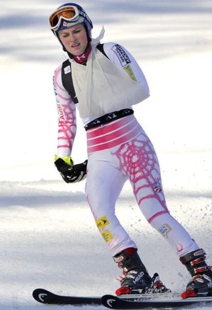 La esquiadora estadounidense, tras sufrir una aparatosa caída en la primera manga