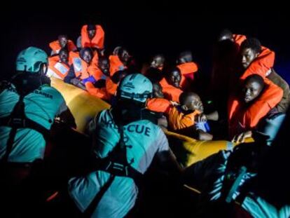 La ONG alemana  Lifeline  los rescató frente a la costa de Libia