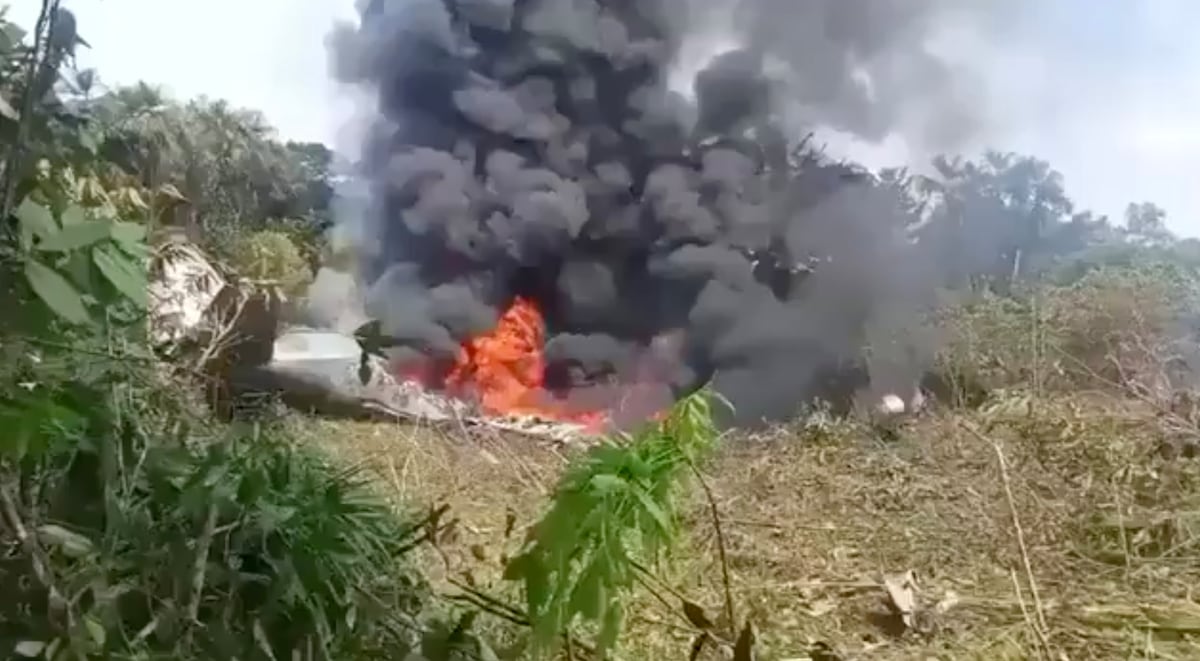 Colombian Air Force plane crashes with over 100 soldiers on board