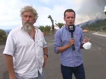 Una de las conexiones en directo de la Radiotelevisión Canaria (RTVC) durante la erupción del volcán en La Palma.