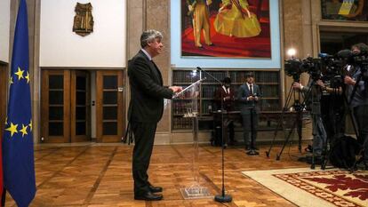 O presidente do Eurogrupo, Mário Centeno, fala a jornalistas após uma reunião virtual dos ministros da zona euro, na semana passada, em Lisboa.