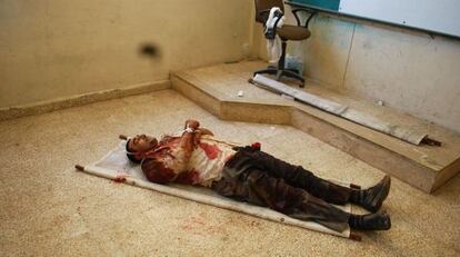 Imagen difundida por la oposición de un cadáver en Al Qusayr.