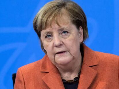 La canciller alemana Angela Merkel, en rueda de prensa este domingo.