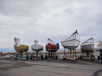 Barcos del puerto deportivo de la orilla sur del Gran Lago Salado. Hubo que sacarlos el año pasado para evitar que se dañaran ante la poca agua que había.