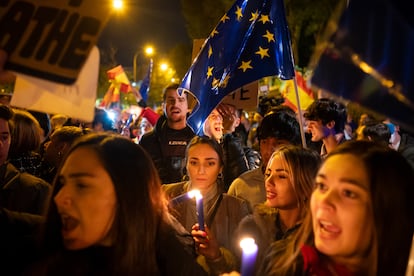 Protesta contra la ley de amnistía frente a la sede del Parlamento Europeo en Madrid, el pasado 9 de noviembre, convocada con el lema '¡Europa! Detén la amnistía!'.