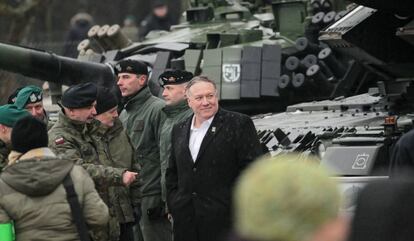 Pompeo, este miércoles durante una visita en el noreste de Polonia a soldados de la OTAN.