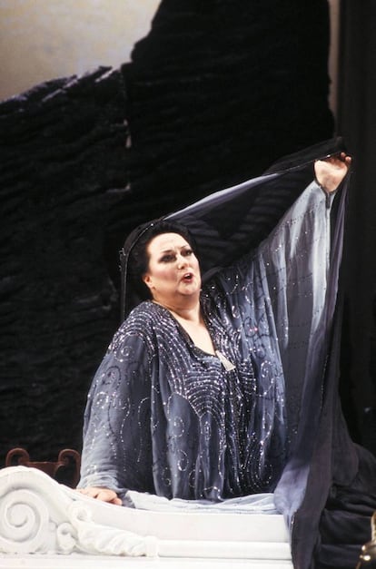 Montserrat Caballé en la ópera 'Ariadna en Naxos' de Richard Strauss en la Ópera de París (Francia), en 1986.