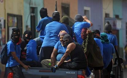 Paramilitares en el barrio indígena Monimbó, en Masaya.