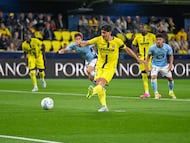 Gerard Moreno marca el primer gol del Villarreal ante el Celta.