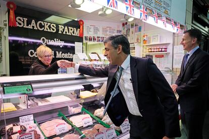 El primer ministro del Reino Unido, Rishi Sunak, visita este viernes 20 de enero de 2023, la localidad de Accrington (Inglaterra).