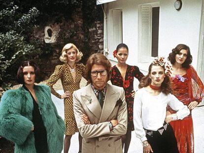 Esta colección de Yves Saint Laurent de 1971, conocida como 'The Scandal Collection', fue calificada por la prensa especializada en su momento como "la más fea del mundo".