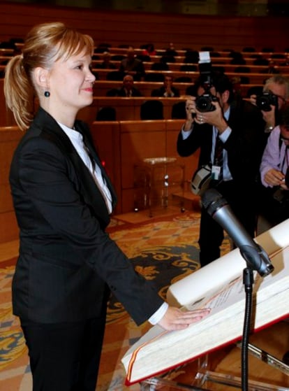 Leire Pajín, secretaria de Organización del PSOE, ha prometido este martes la Constitución y ha tomado posesión de su escaño como senadora.
