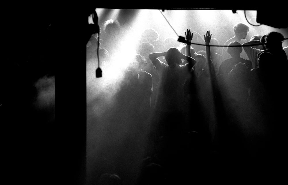 El enigma cultural de la ‘rave’: ¿utopía de baile o brecha de ...