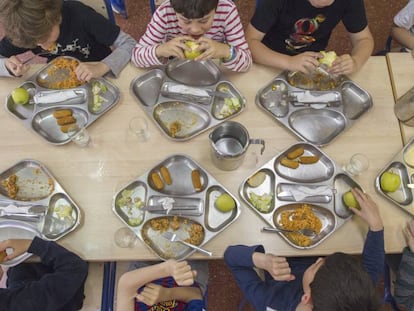 Escolares en el comedor de un centro escolar. 