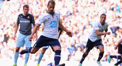 Roberto Soldado jugando con el Tottenham esta semana.