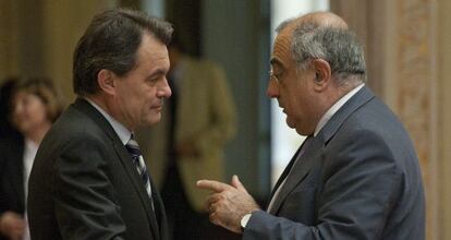 Artur Mas y Joaquim Nadal, en el Parlamento de Catalu&ntilde;a.
