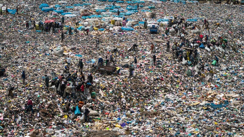 Por qué depositar ropa usada en un contenedor de reciclaje no permite tener la conciencia tranquila