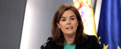 Soraya S&aacute;enz de Santamar&iacute;a hoy durante la rueda de prensa posterior al Consejo de Ministros.