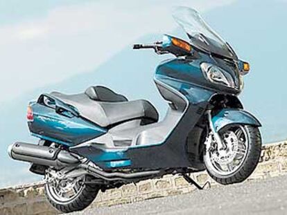 El Burgman 650 tiene imagen de escúter, pero ofrece mucho más.