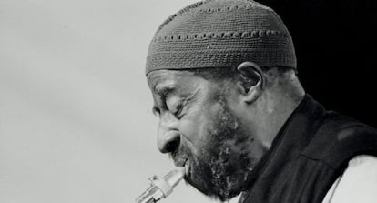 Yusef Lateef, músico de jazz, em 1999. / LEBRECHT (CORDON)