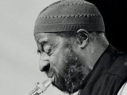 Yusef Lateef, músico de jazz, em 1999. / LEBRECHT (CORDON)